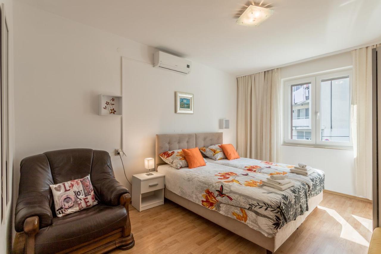 Garden Apartment Dina With Free Parking Split Exterior photo